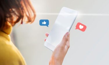 景井ひなはハーフ?国内女性No.1Tik Tokerの素顔/人気に迫る